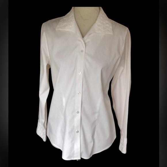 Chico’s no iron women’s white button down top - Picture 2 of 9
